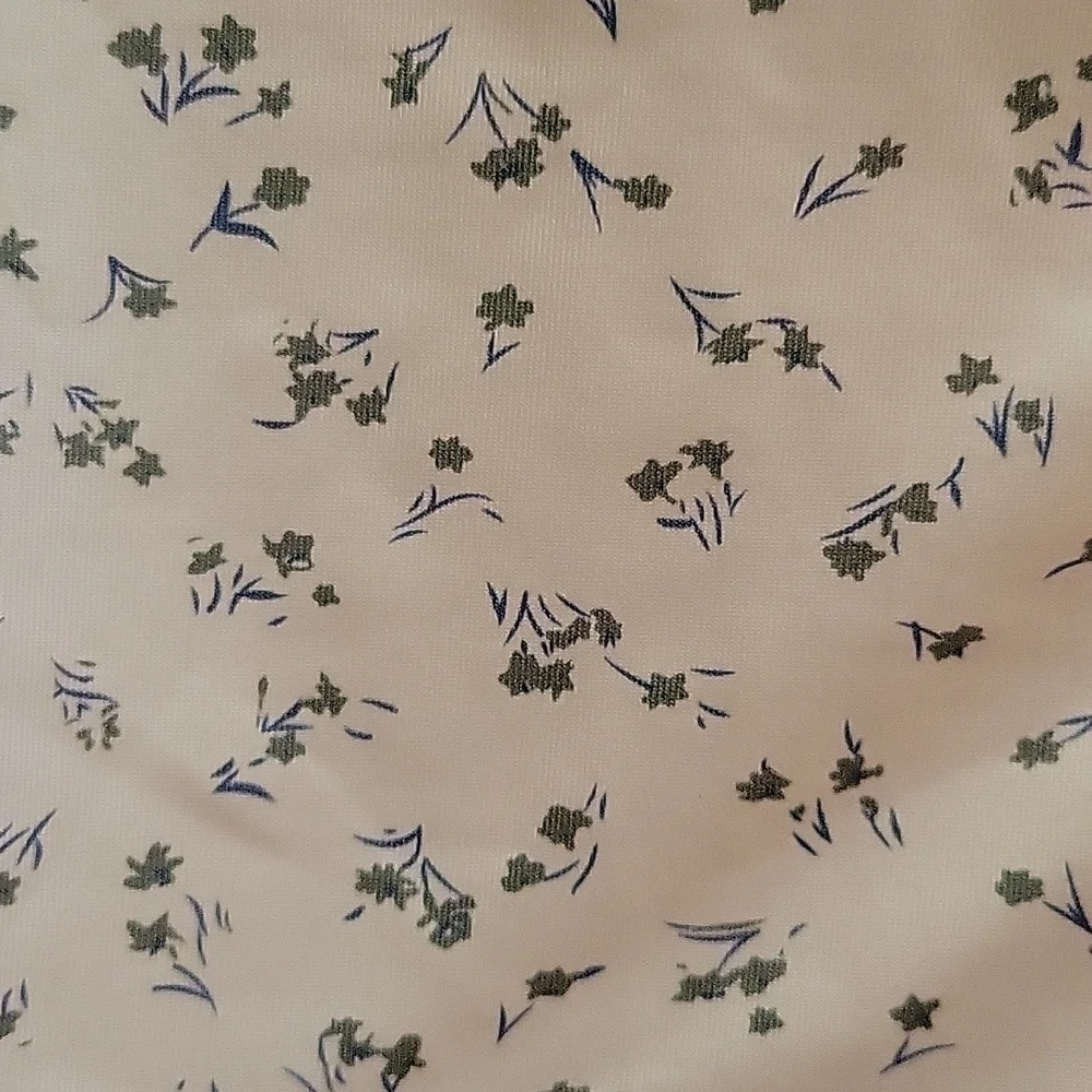 ROMWE Crop Floral Short Sleeve Top - Picture 2 of 7